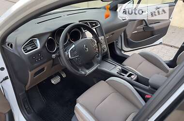 Хэтчбек Citroen DS4 2012 в 