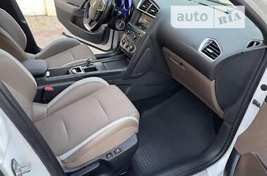 Хэтчбек Citroen DS4 2012 в 