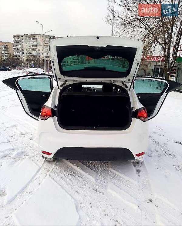 Хэтчбек Citroen DS4 2012 в Киеве