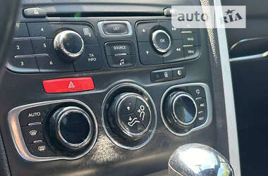 Хэтчбек Citroen DS4 2013 в 