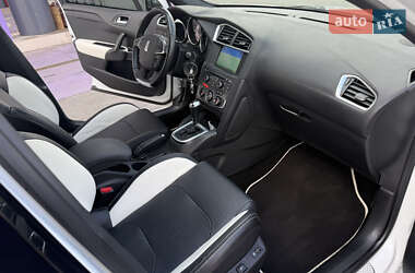 Хэтчбек Citroen DS4 2012 в 
