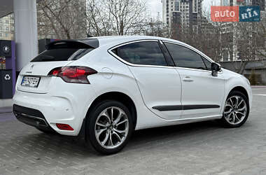 Хэтчбек Citroen DS4 2012 в 