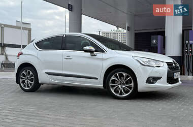 Хэтчбек Citroen DS4 2012 в 