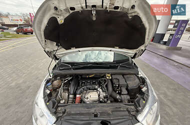 Хэтчбек Citroen DS4 2012 в 