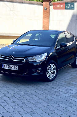 Хетчбек Citroen DS4 2012 в 