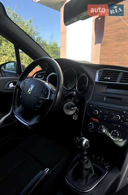Хетчбек Citroen DS4 2012 в 