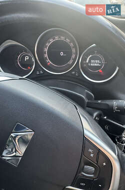Хэтчбек Citroen DS4 2012 в 