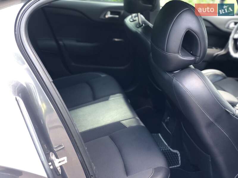 Хэтчбек Citroen DS4 2014 в Чернигове фото 9 Хэтчбек Citroen DS4 2014 в Чернигове
