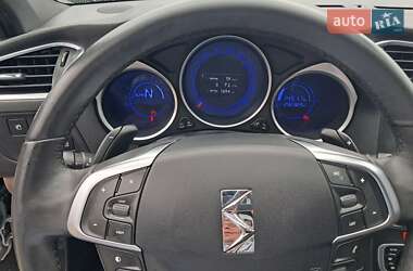 Хэтчбек Citroen DS4 2011 в 