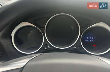 Хэтчбек Citroen DS4 2016 в 