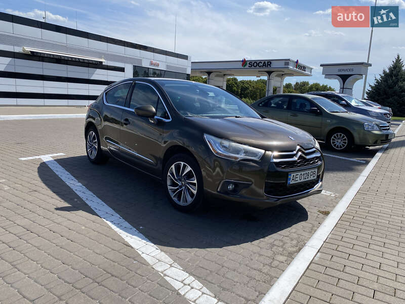 Хэтчбек Citroen DS4 2013 в Киеве