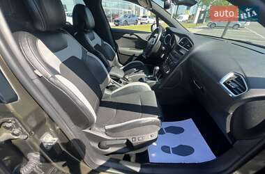 Хэтчбек Citroen DS4 2012 в 