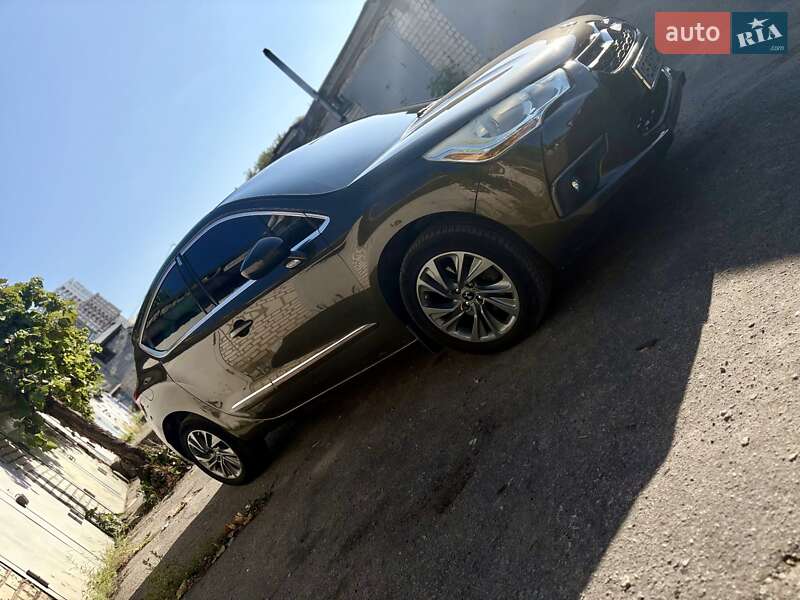 Хэтчбек Citroen DS4 2012 в Днепре