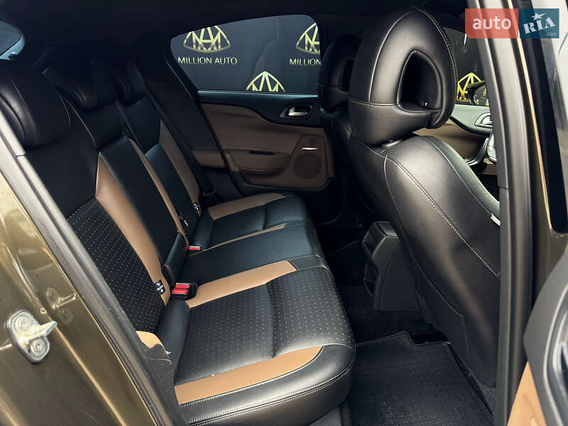 Хэтчбек Citroen DS4 2012 в Киеве фото 13 Хэтчбек Citroen DS4 2012 в Киеве