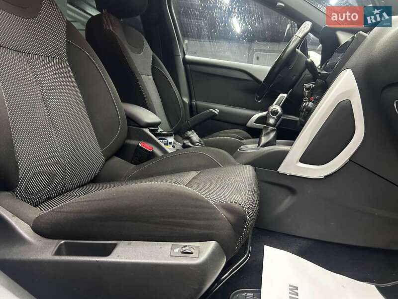 Хетчбек Citroen DS4 2012 в Чернівцях фото 15 Хетчбек Citroen DS4 2012 в Чернівцях