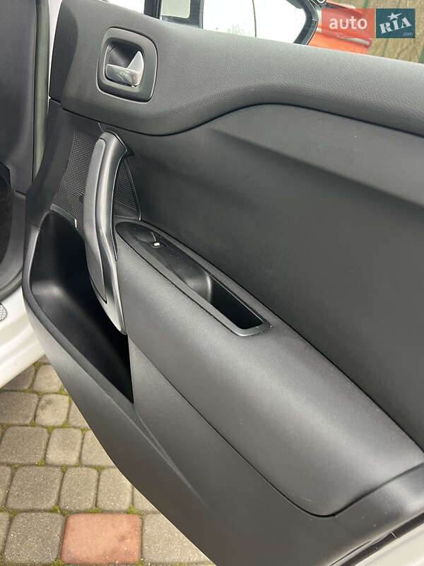 Хэтчбек Citroen DS4 2013 в Львове