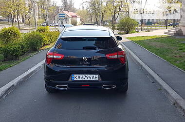 Хетчбек Citroen DS5 2012 в  фото 5 Хетчбек Citroen DS5 2012 в