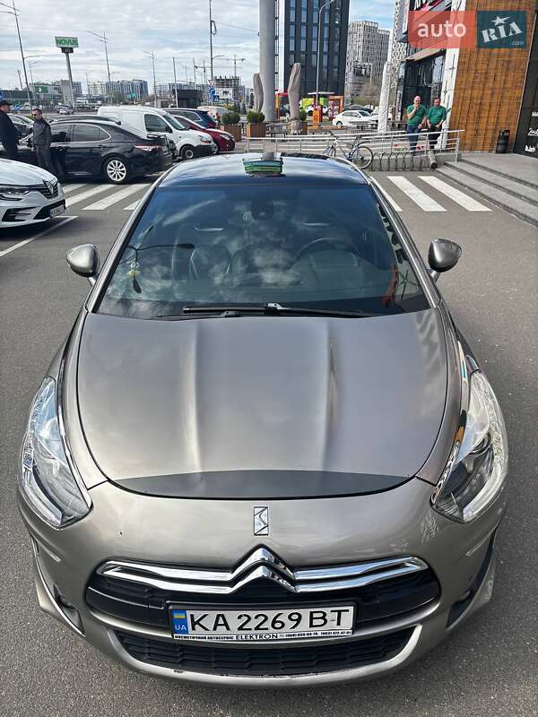 Хетчбек Citroen DS5 2012 в 
