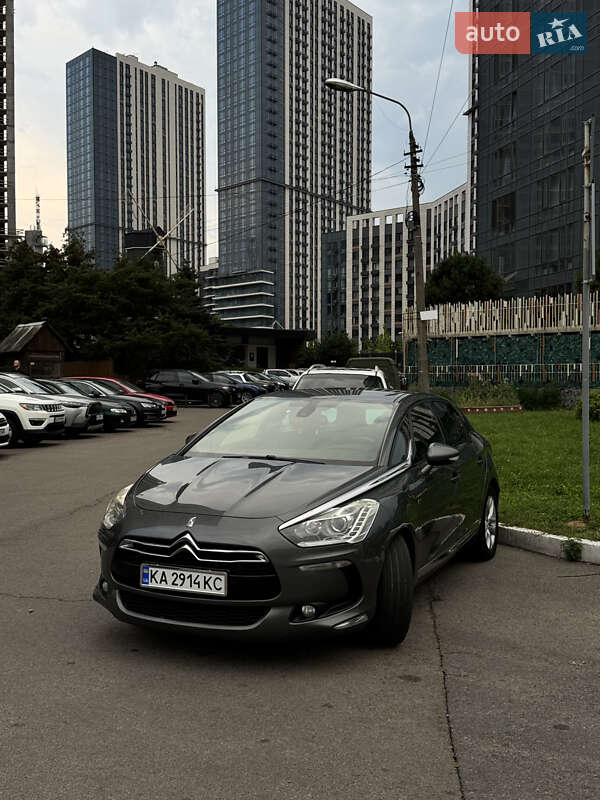 Хэтчбек Citroen DS5 2013 в Киеве