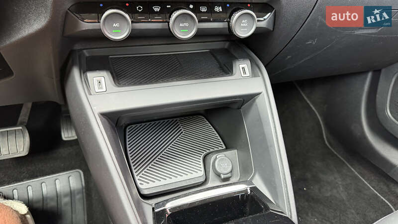 Хэтчбек Citroen e-C4 2023 в Киеве фото 32 Хэтчбек Citroen e-C4 2023 в Киеве