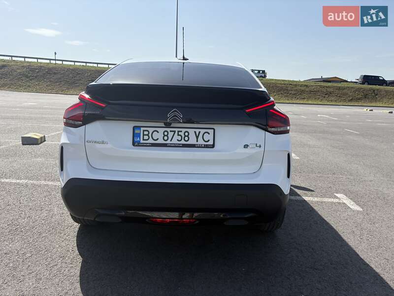 Хэтчбек Citroen e-C4 2021 в Львове