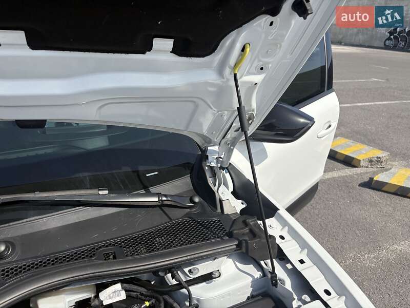 Хэтчбек Citroen e-C4 2021 в Львове