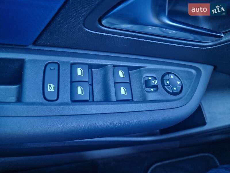 Хэтчбек Citroen e-C4 2022 в Львове