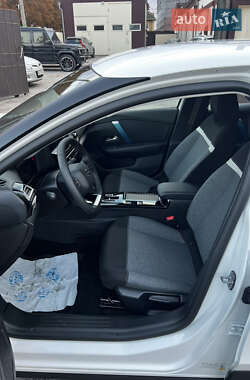 Хэтчбек Citroen e-C4 2023 в 