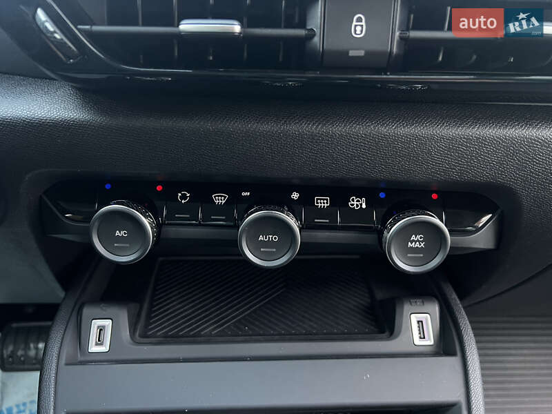 Хэтчбек Citroen e-C4 2023 в Ровно фото 15 Хэтчбек Citroen e-C4 2023 в Ровно