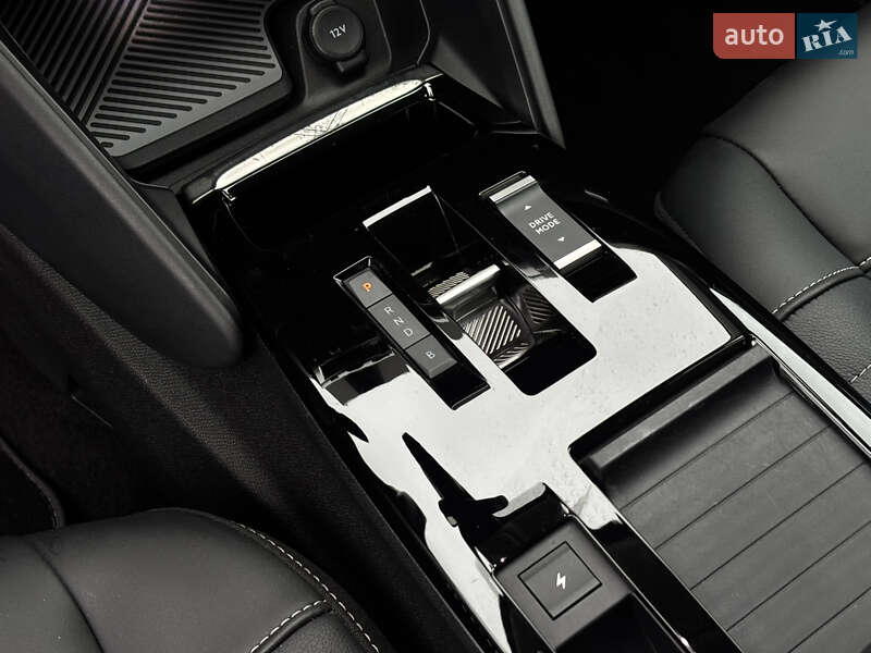 Хэтчбек Citroen e-C4 2021 в Львове