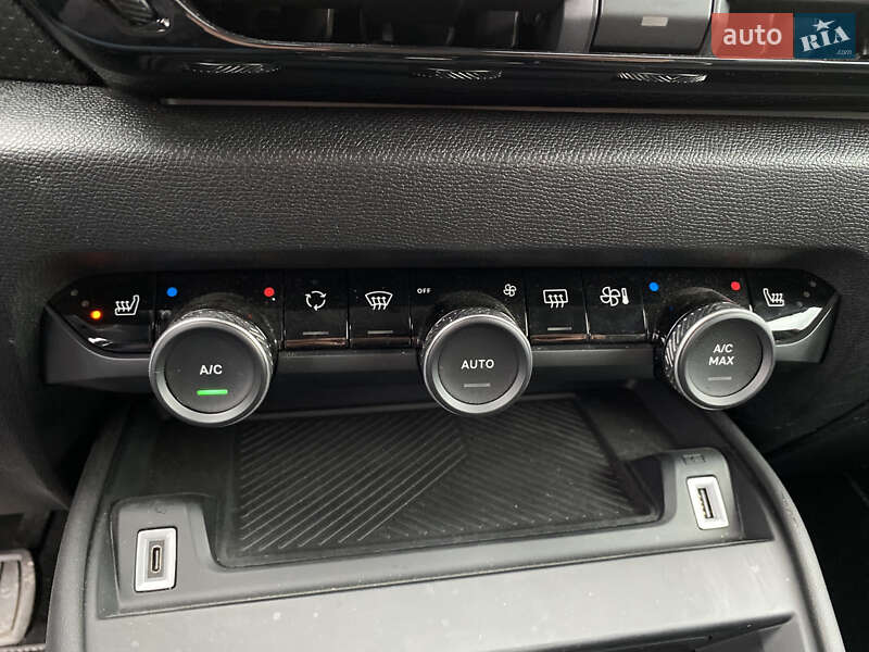 Хетчбек Citroen e-C4 2021 в Луцьку фото 50 Хетчбек Citroen e-C4 2021 в Луцьку