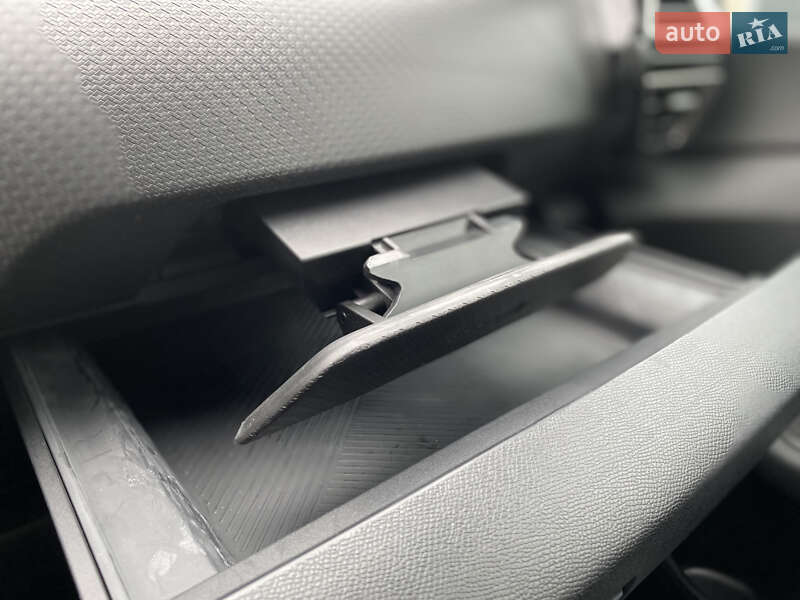 Хетчбек Citroen e-C4 2021 в Луцьку фото 100 Хетчбек Citroen e-C4 2021 в Луцьку