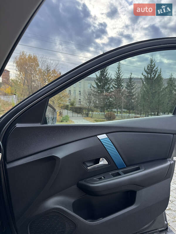 Хэтчбек Citroen e-C4 2022 в Кременце фото 15 Хэтчбек Citroen e-C4 2022 в Кременце