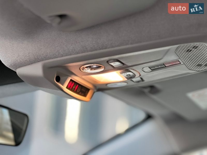 Хэтчбек Citroen e-C4 2022 в Львове