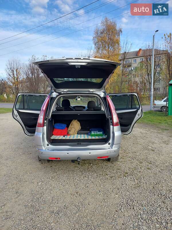 Минивэн Citroen Grand C4 Picasso 2011 в Комарному