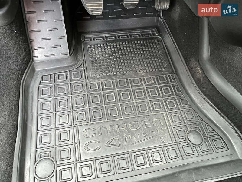 Минивэн Citroen Grand C4 Picasso 2010 в Березному