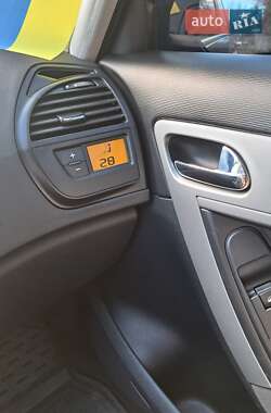Минивэн Citroen Grand C4 Picasso 2011 в 