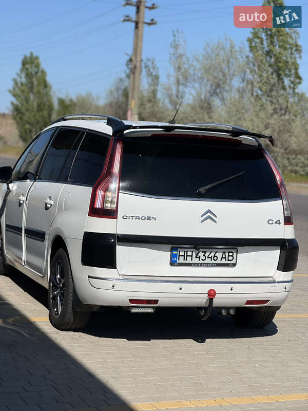 Минивэн Citroen Grand C4 Picasso 2010 в Каролине-Бугазе