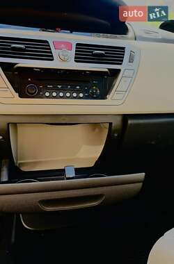 Минивэн Citroen Grand C4 Picasso 2010 в 