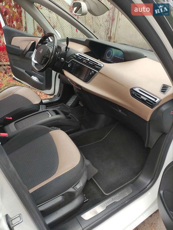 Минивэн Citroen Grand C4 Picasso 2015 в Киеве фото 12 Минивэн Citroen Grand C4 Picasso 2015 в Киеве