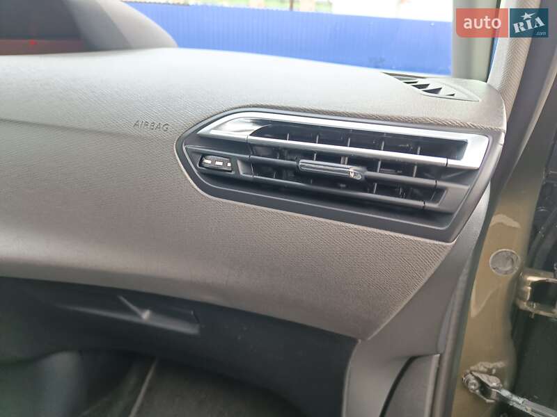 Минивэн Citroen Grand C4 Picasso 2014 в Калуше фото 62 Минивэн Citroen Grand C4 Picasso 2014 в Калуше