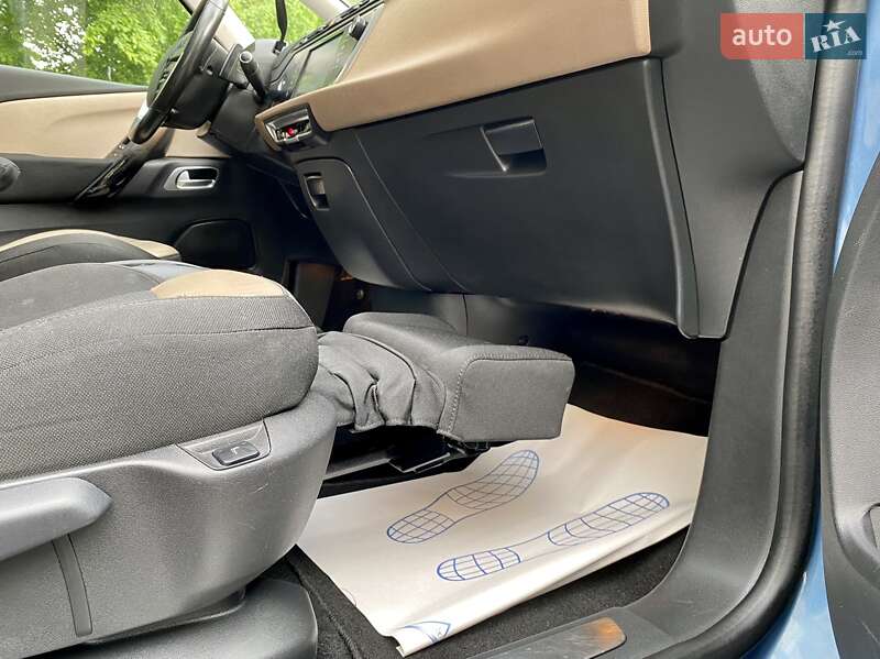 Мінівен Citroen Grand C4 Picasso 2015 в Гостомелі