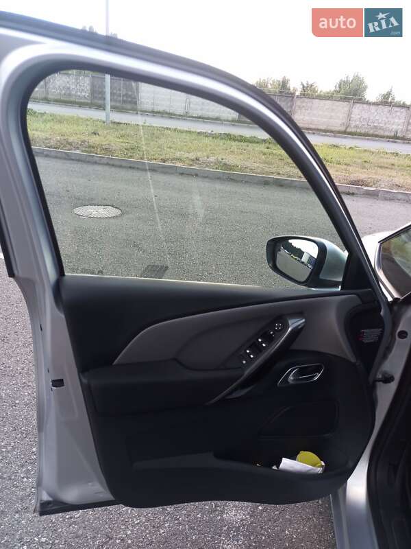 Мінівен Citroen Grand C4 Picasso 2015 в Києві фото 9 Мінівен Citroen Grand C4 Picasso 2015 в Києві
