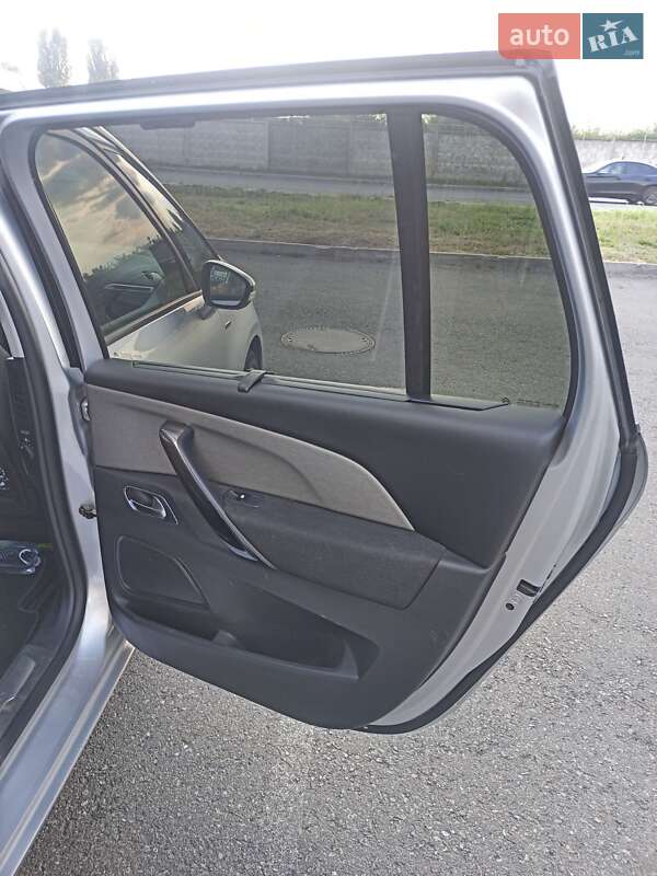Мінівен Citroen Grand C4 Picasso 2015 в Києві фото 15 Мінівен Citroen Grand C4 Picasso 2015 в Києві
