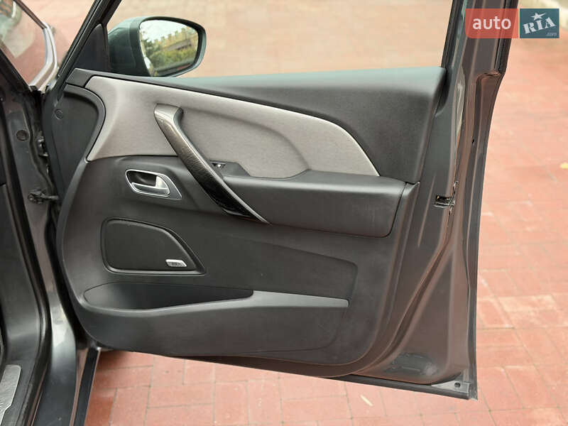 Минивэн Citroen Grand C4 Picasso 2016 в Ровно фото 24 Минивэн Citroen Grand C4 Picasso 2016 в Ровно