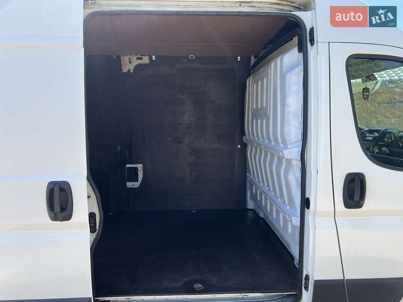 Вантажний фургон Citroen Jumper 2015 в Стрию