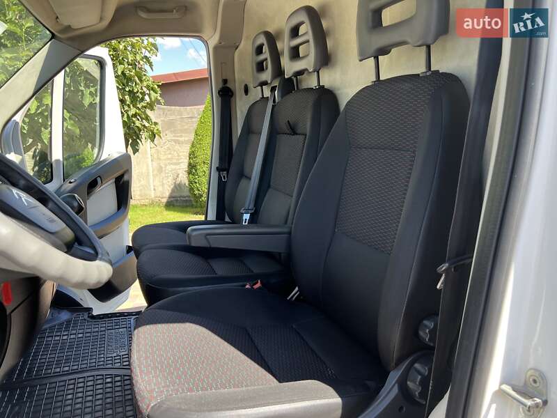 Вантажний фургон Citroen Jumper 2015 в Стрию