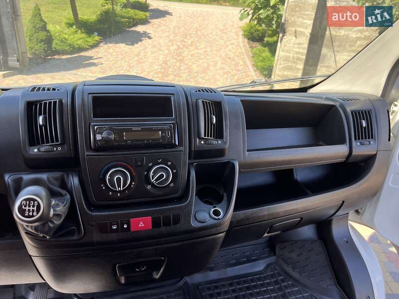 Вантажний фургон Citroen Jumper 2015 в Стрию