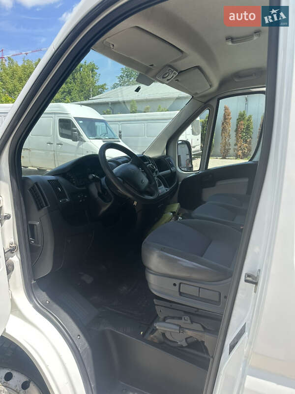 Вантажний фургон Citroen Jumper 2012 в Львові
