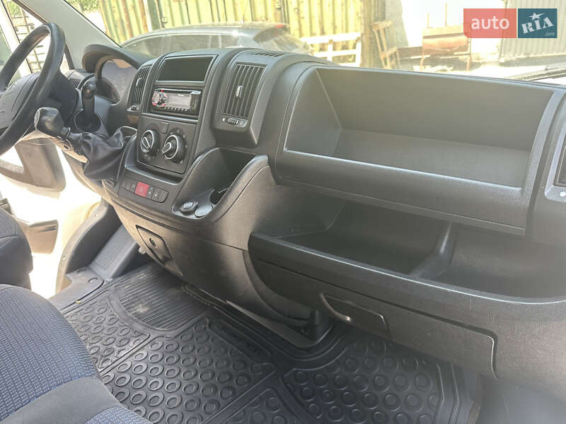 Вантажний фургон Citroen Jumper 2012 в Львові